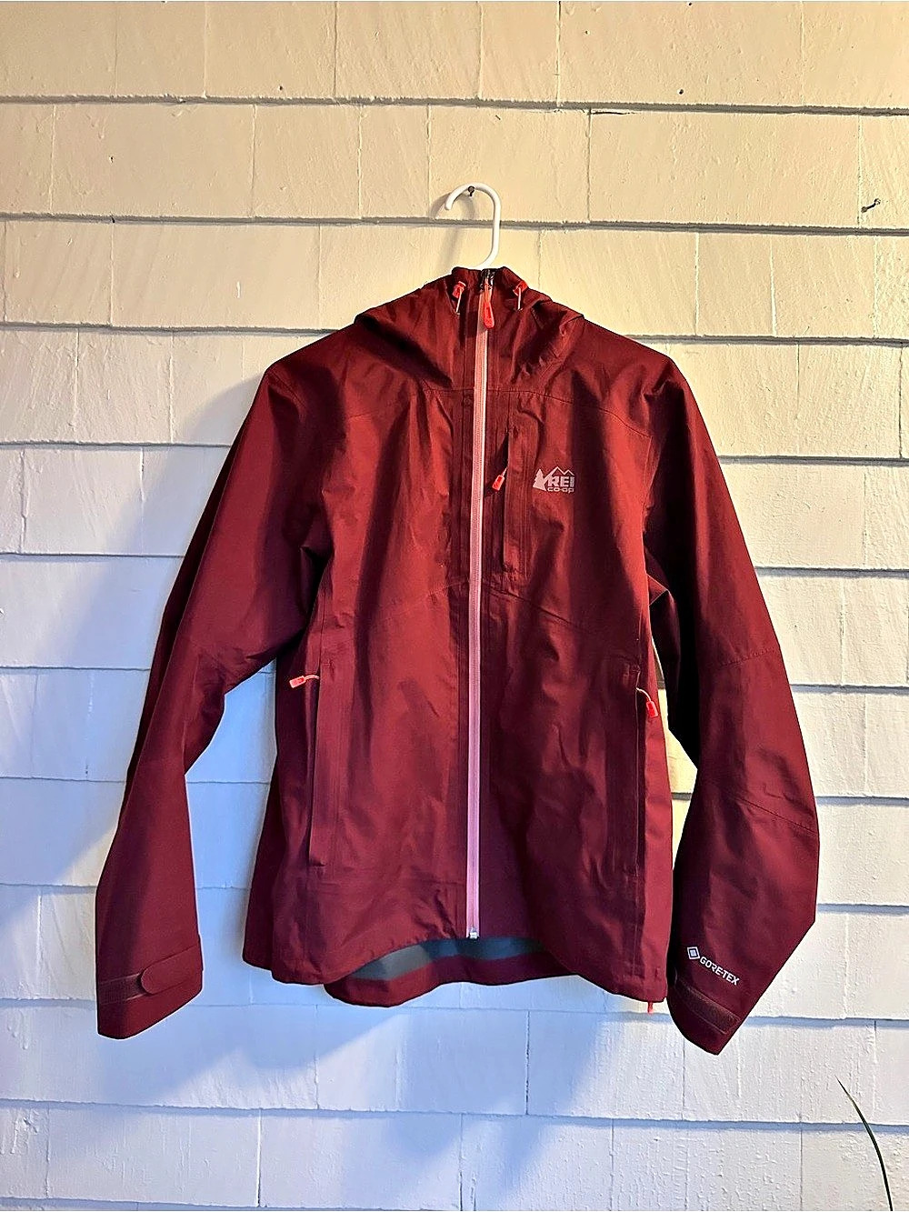 REI Gorea-Tex Women's Maroon Hooded Rain Jacket